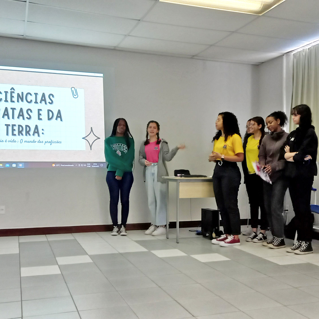 SOCIALIZAÇÃO DOS VÍDEOS PRODUZIDOS  SOBRE O MUNDO DAS PROFISSÕES 3ª SÉRIE - ENS. MÉDIO - 18/04/2023