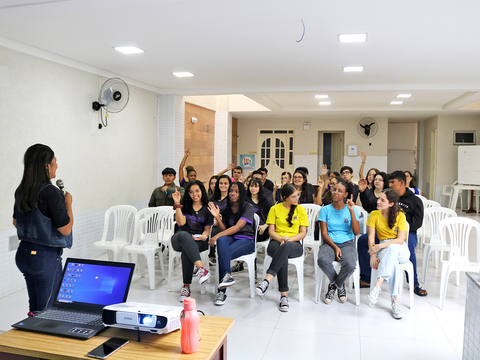 VISITA AO CENTRO SOCIAL - 3ª SÉRIE - 02/05/2023