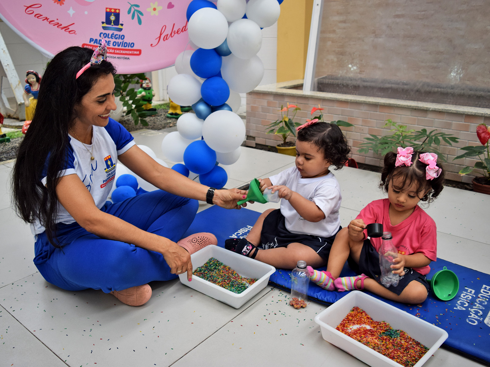 ATIVIDADE - SENSORIAL COM ARROZ COLORIDO - GRUPO 01 - 01/08/2023