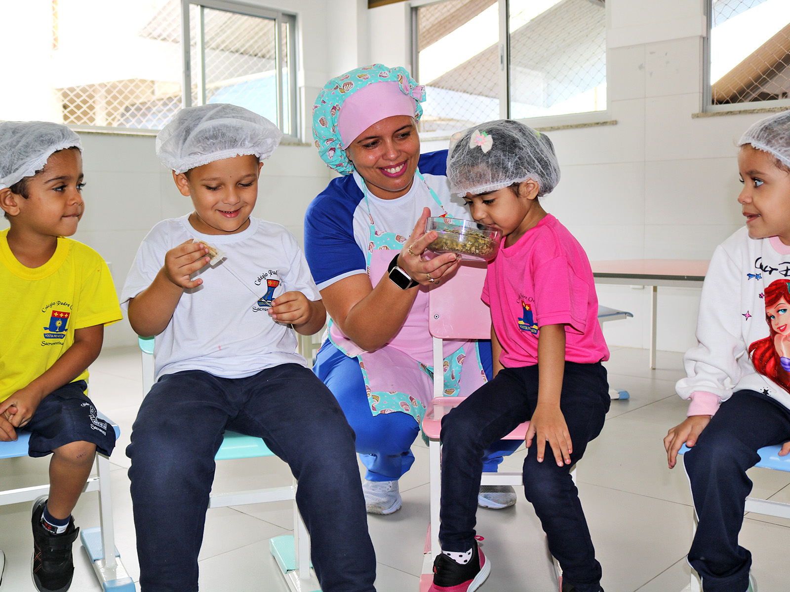 ATIVIDADE - EXPERIÊNCIAS NO LANCHE – PREPARO E DEGUSTAÇÃO DE CHÁ - GRUPO 03 A - 02/08/2023