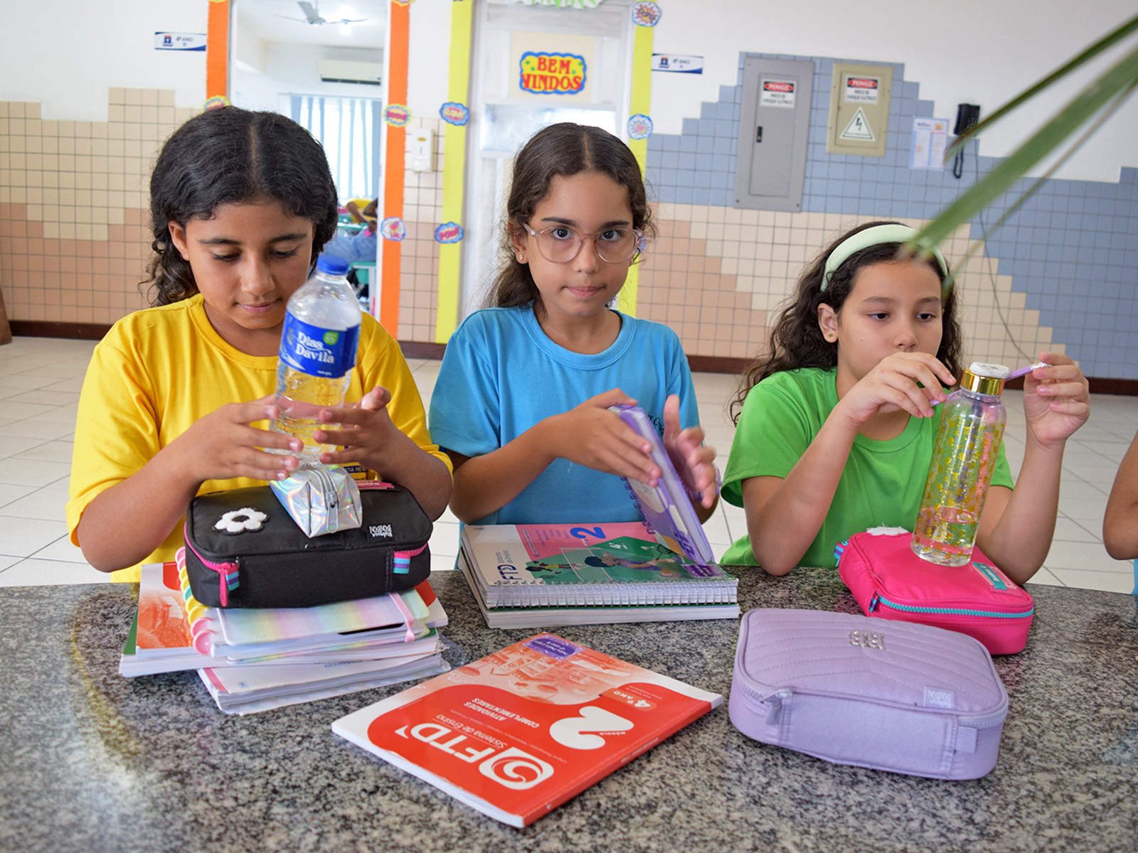 PRODUÇÃO - ARTE DADAÍSTA - 4º ANO B - 24/04/2024
