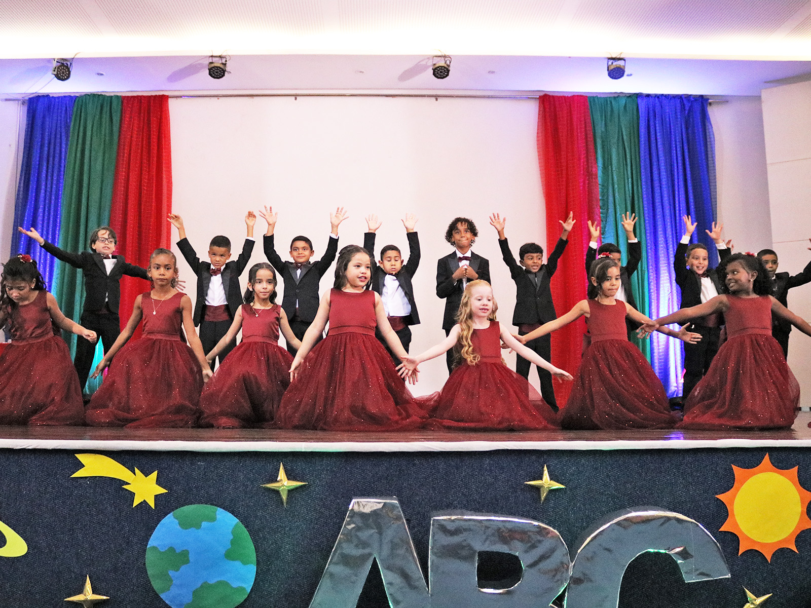 ASTROS E ESTRELAS DO ABC - 1º ANO A - 05/12/2024